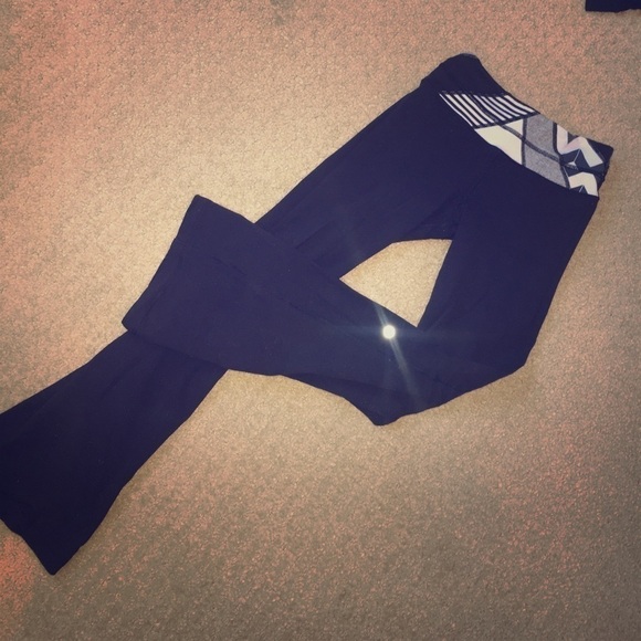 Lululemon reversible Groove Pant - Picture 1 of 2